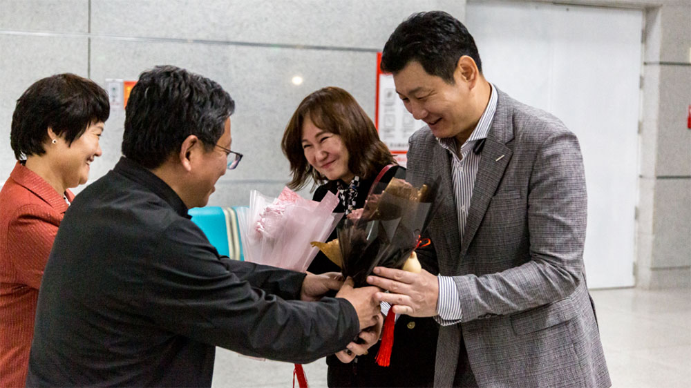 2023全省首個韓國入境旅游團(tuán)歡迎儀式.jpg