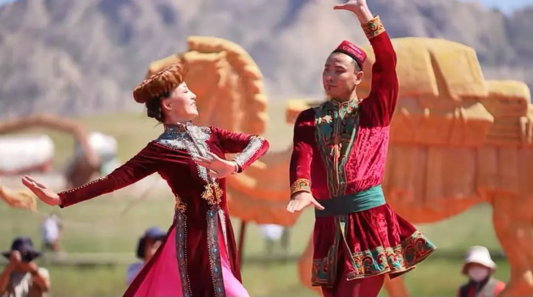 福?？h第四屆百萬(wàn)阿勒泰羊牧場(chǎng)文化旅游活動(dòng)節(jié)目表演.jpg