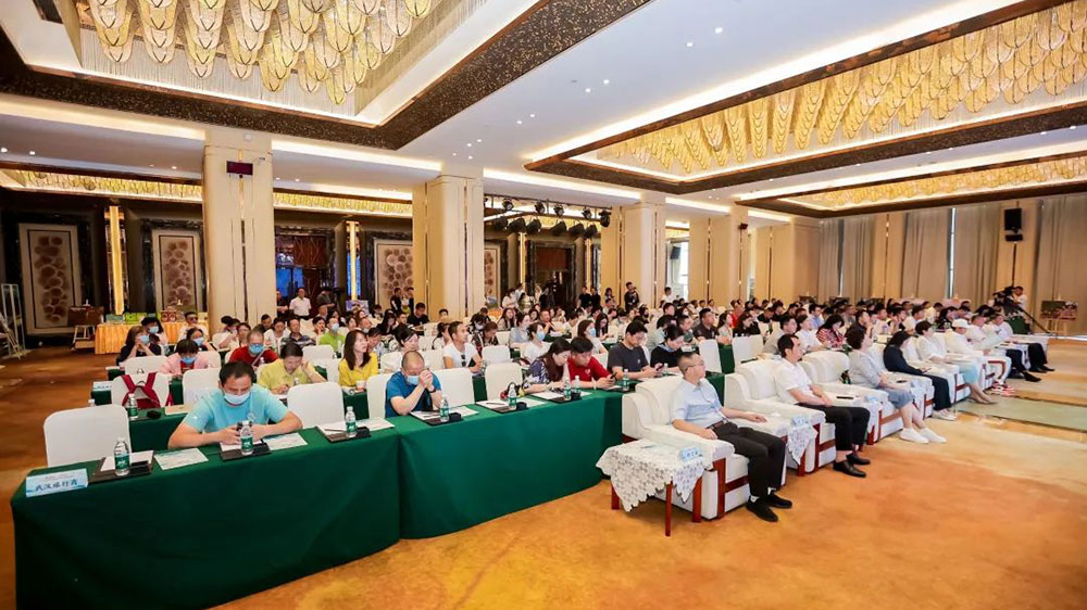 2023貴州省黔西南州“康養(yǎng)勝地、人文興義”文化旅游暨城市旅居房產(chǎn)宣傳招商推介會現(xiàn)場.jpg