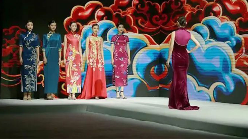 往屆沈陽(yáng)旗袍文化節(jié)旗袍秀 往屆沈陽(yáng)旗袍文化節(jié)旗袍秀.jpg