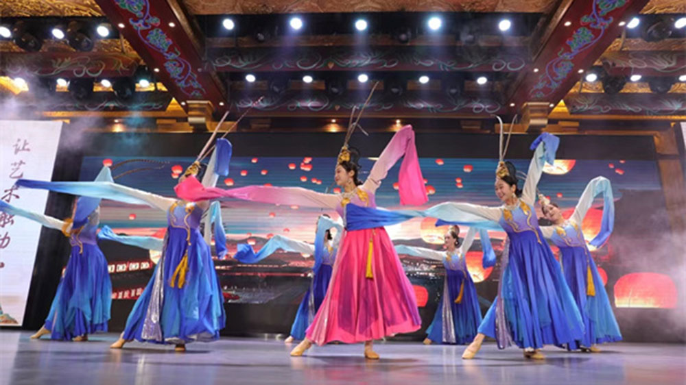 首屆中國(guó)(洛陽(yáng))香文化藝術(shù)節(jié)文藝表演.jpg