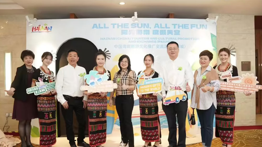 中國(guó)海南旅游文化推廣交流活動(dòng)嘉賓合影 中國(guó)海南旅游文化推廣交流活動(dòng)嘉賓合影.jpg