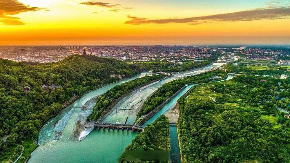 都江堰景區(qū) 都江堰景區(qū).jpg