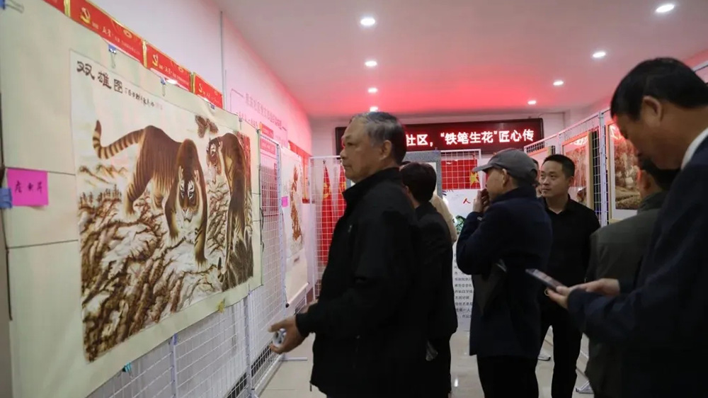 信陽息縣淮河文化旅游月暨第二屆烙畫展現(xiàn)場 信陽息縣淮河文化旅游月暨第二屆烙畫展現(xiàn)場.jpg