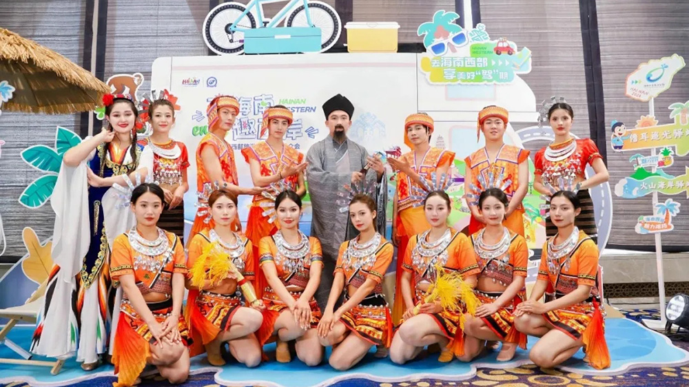 文旅：2024年海南西部旅游聯(lián)盟旅游推介會(huì)在新疆舉辦，進(jìn)一步促進(jìn)兩地的文化旅游發(fā)展！