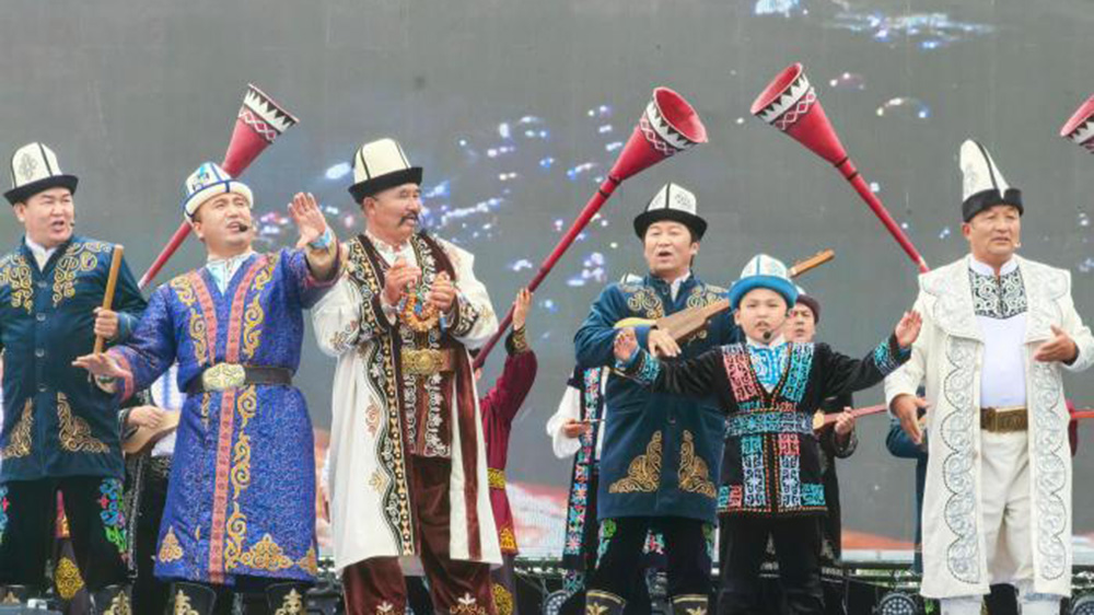 新疆：第十屆瑪納斯國(guó)際文化旅游節(jié)在阿圖什市舉行，進(jìn)一步推動(dòng)文旅產(chǎn)業(yè)高質(zhì)量發(fā)展！